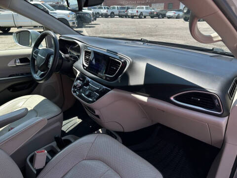 2017 Chrysler Pacifica Hybrid Touring Plus