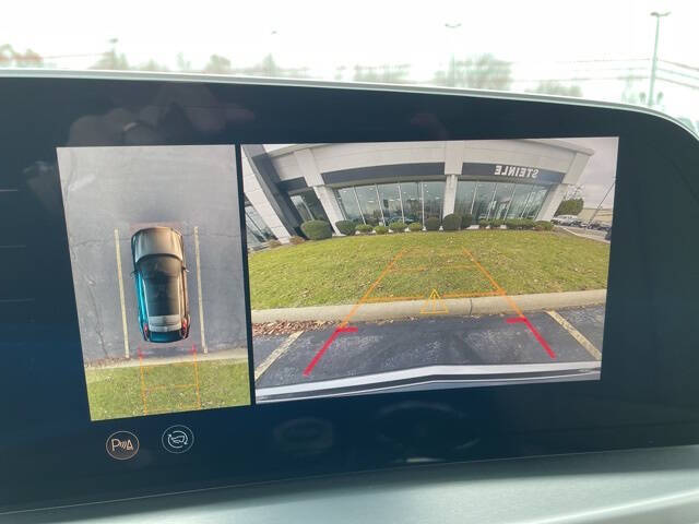 2024 Cadillac LYRIQ Luxury 3