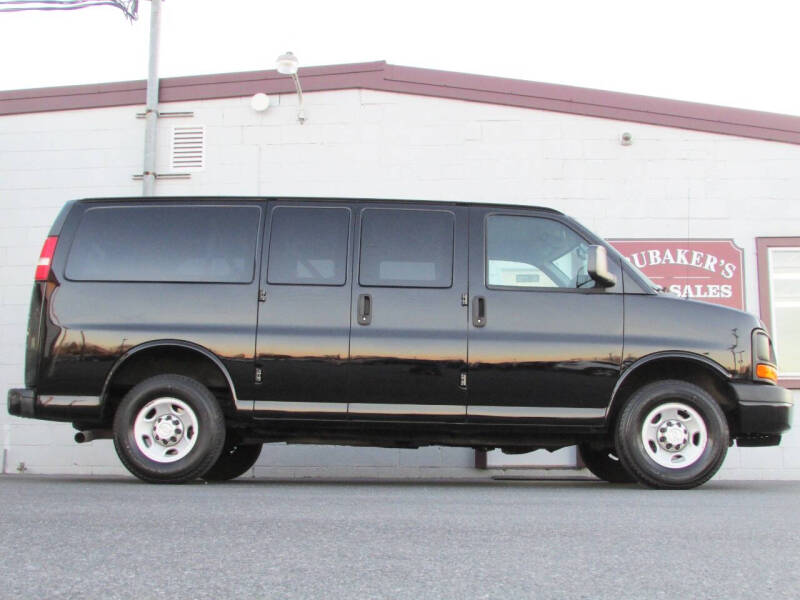 2015 Chevrolet Express Passenger LS's photo