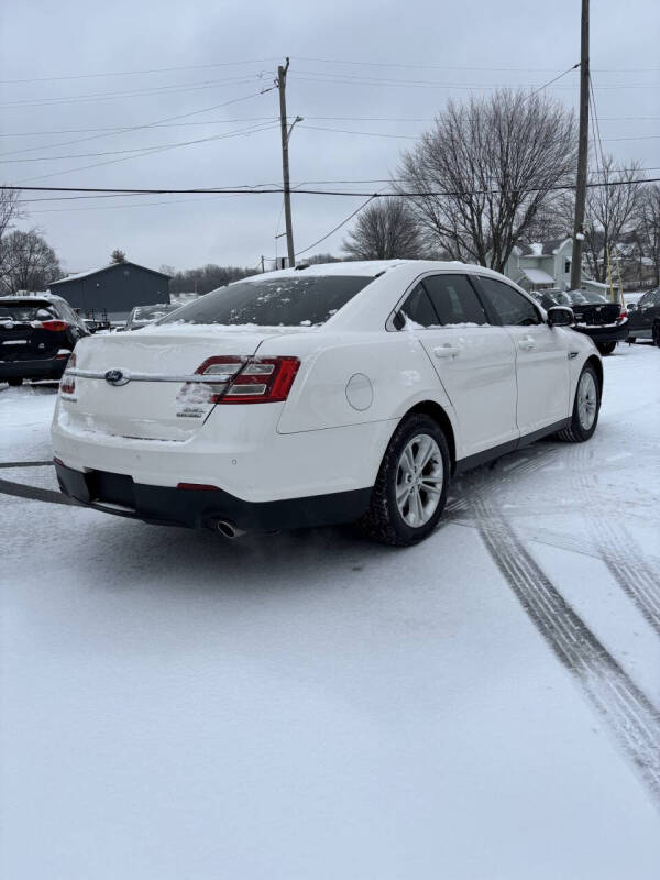 2016 Ford Taurus SEL