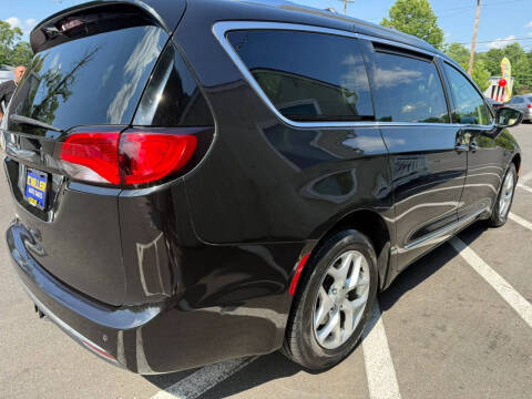 2017 Chrysler Pacifica Touring-L Plus