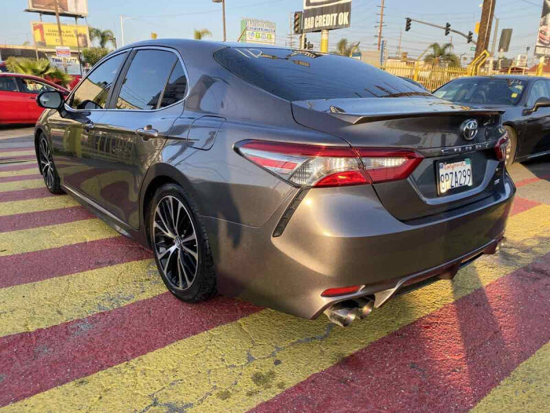 2018 Toyota Camry SE