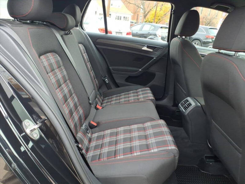 2019 Volkswagen Golf GTI S