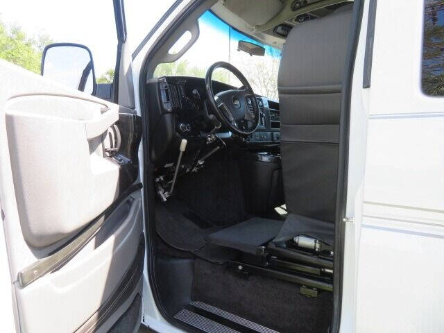 2017 Chevrolet Express 2500