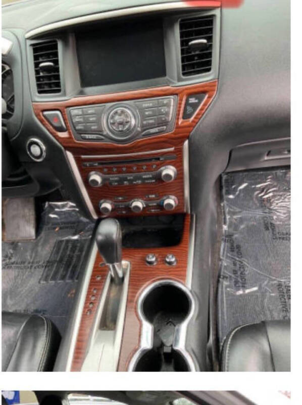 2017 Nissan Pathfinder SL