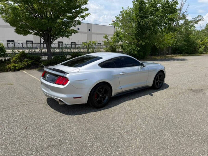 2017 Ford Mustang V6