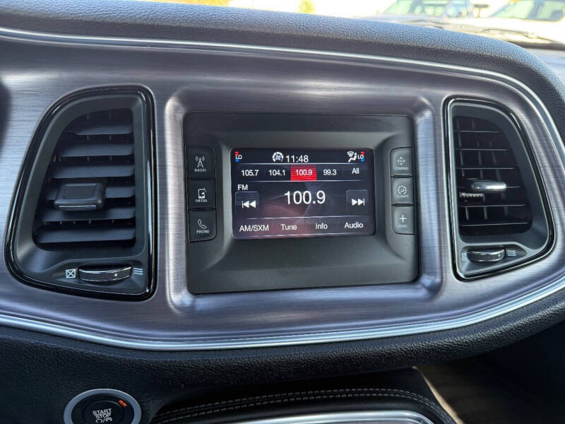 2015 Dodge Challenger R/T Shaker