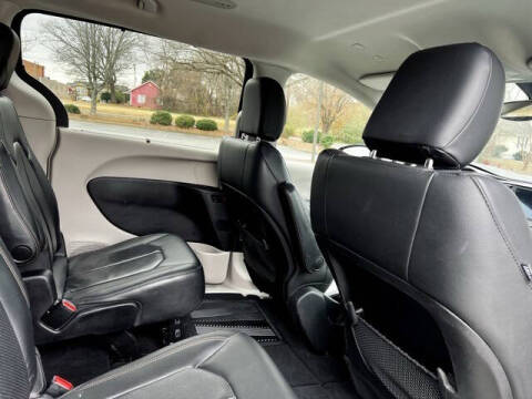 2020 Chrysler Pacifica Touring L