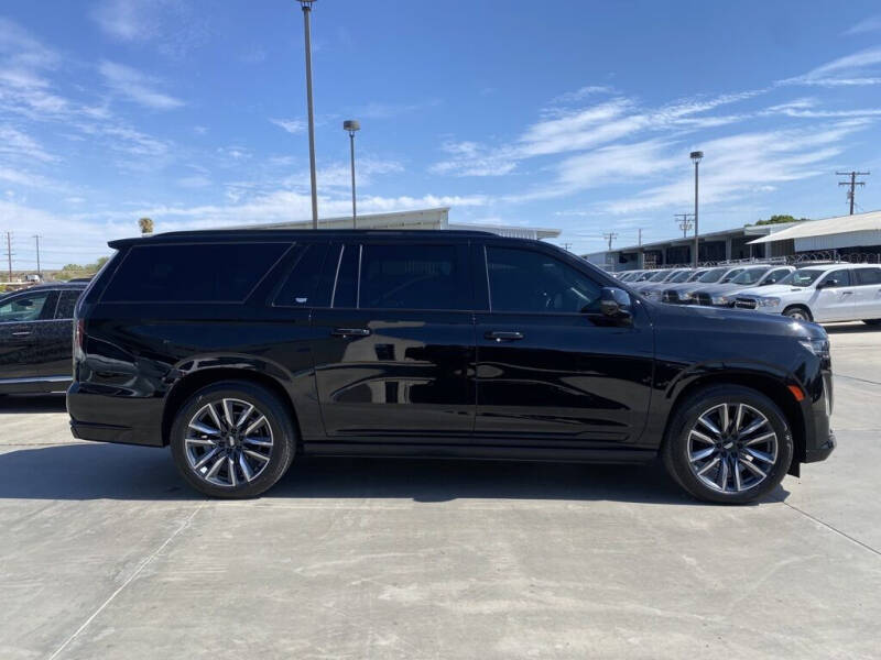 2021 Cadillac Escalade ESV Sport Platinum photo 3