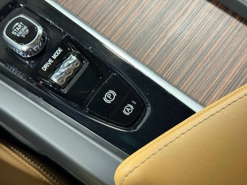 2021 Volvo XC60 Recharge T8 Inscription