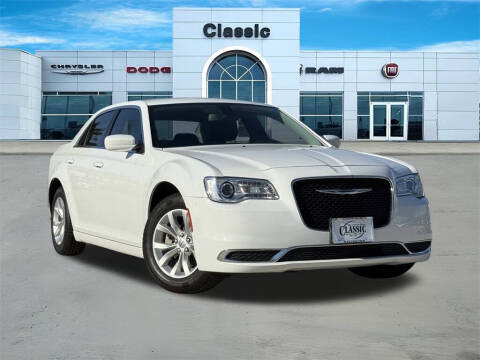 2022 Chrysler 300 Touring