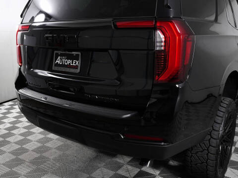 2025 GMC Yukon Elevation