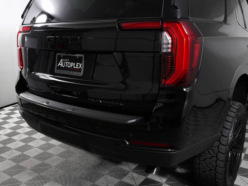 2025 GMC Yukon Elevation