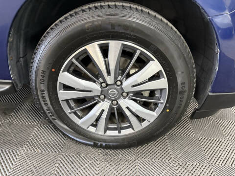 2020 Nissan Pathfinder SV