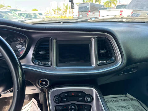 2019 Dodge Challenger SXT