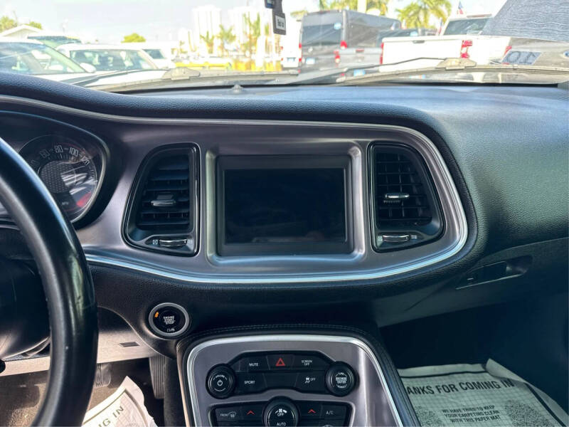 2019 Dodge Challenger SXT