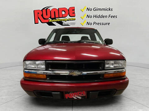2002 Chevrolet S-10 LS