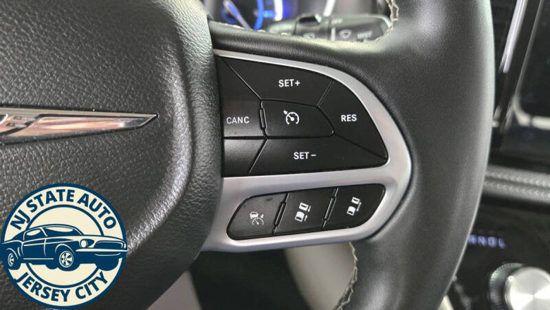 2023 Chrysler Pacifica Plug-In Hybrid Touring L