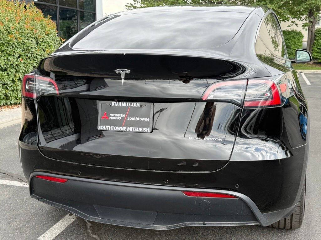 Black 2021 Tesla Model Y Long Range AWD Long Range 4dr Crossover 32