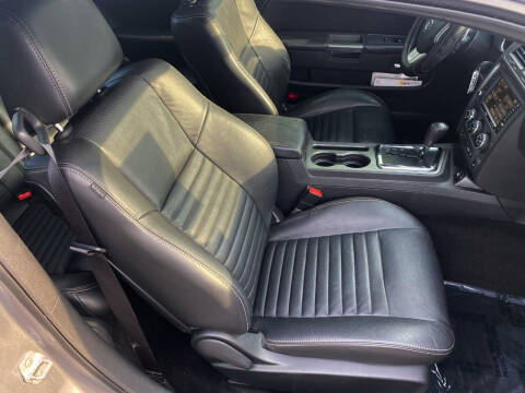 2013 Dodge Challenger R/T Plus