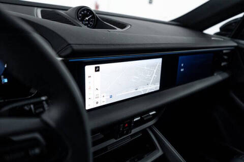 2025 Porsche Macan 4S Electric