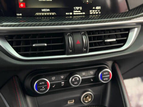 2018 Alfa Romeo Stelvio Quadrifoglio