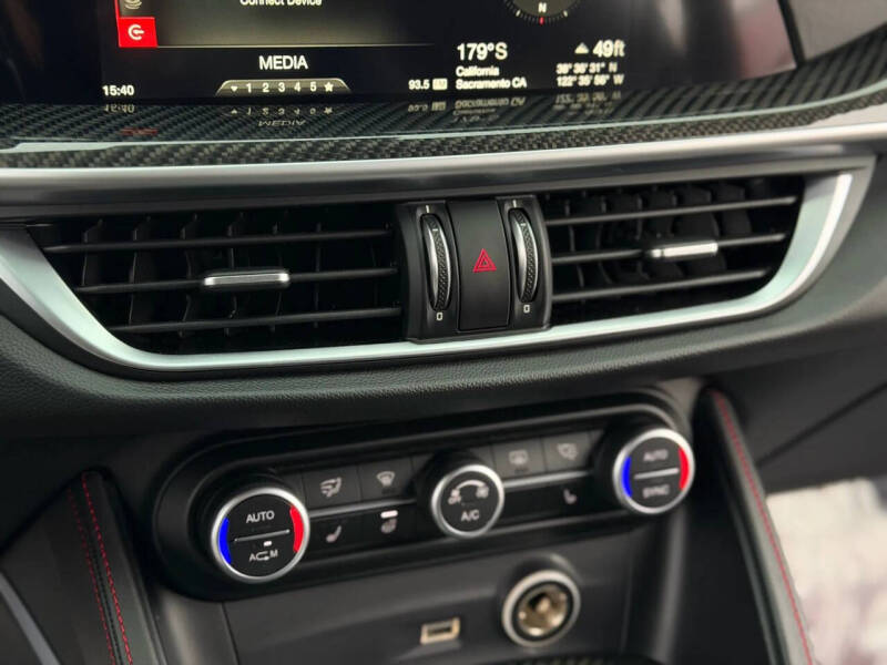 2018 Alfa Romeo Stelvio Quadrifoglio