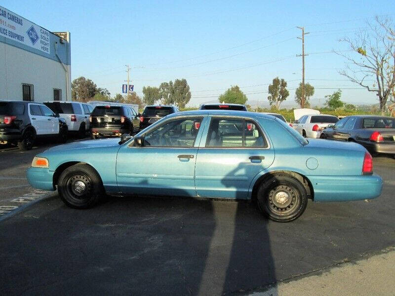 2002 Ford Crown Victoria null photo 7