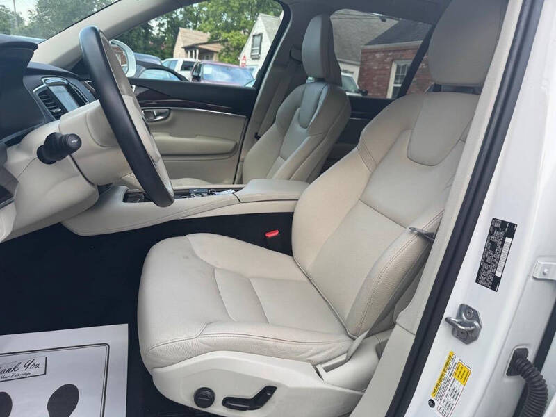 2019 Volvo XC90 T6 Momentum