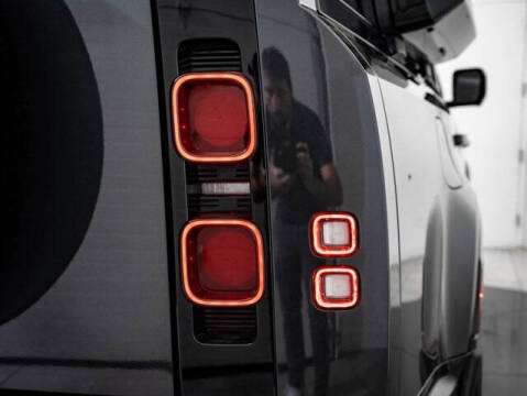 2024 Land Rover Defender 130 P400 Outbound