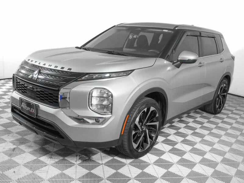 2022 Mitsubishi Outlander ES