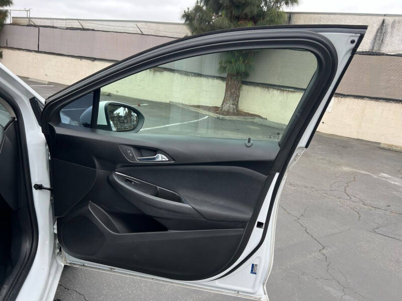 2017 Chevrolet Cruze LS Auto