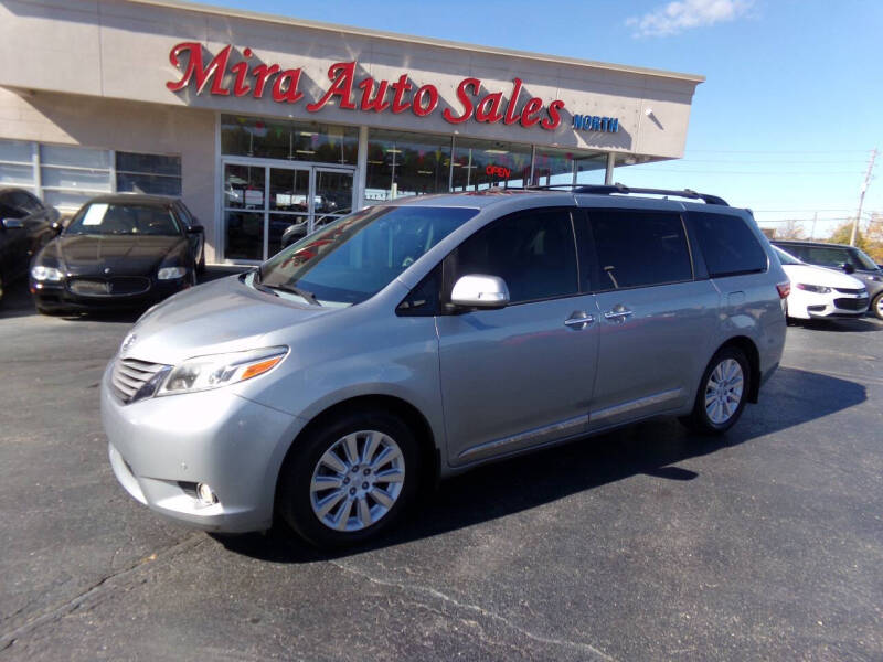 2015 Toyota Sienna Limited's photo