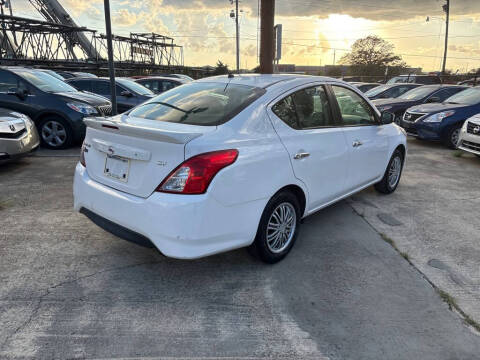 2019 Nissan Versa SV