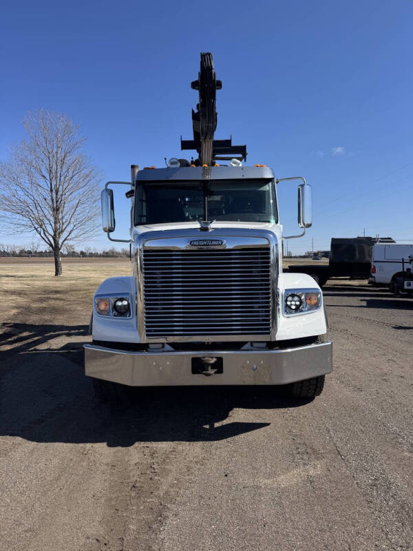 2017 Freightliner 122SD