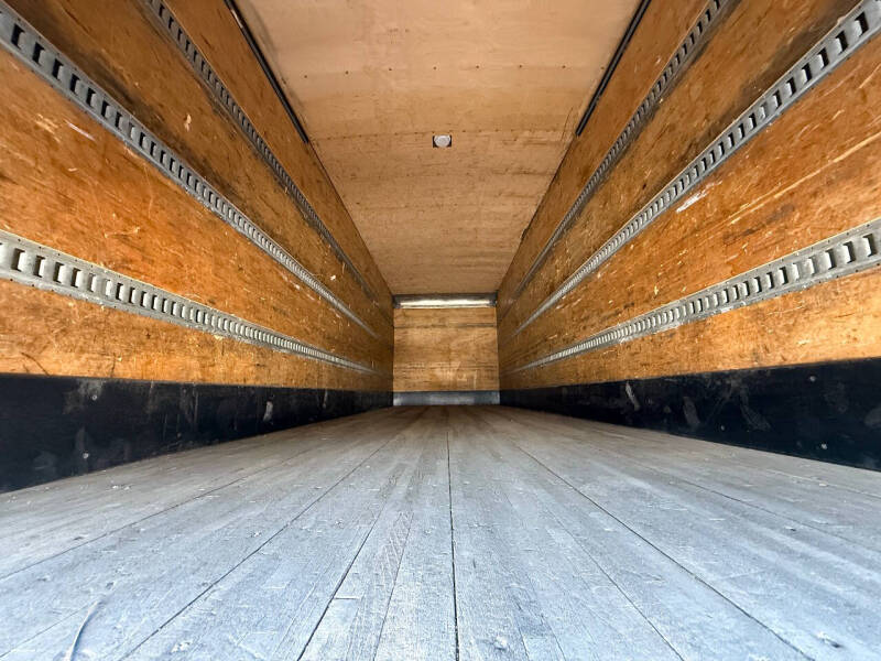 2017 Freightliner M2 106