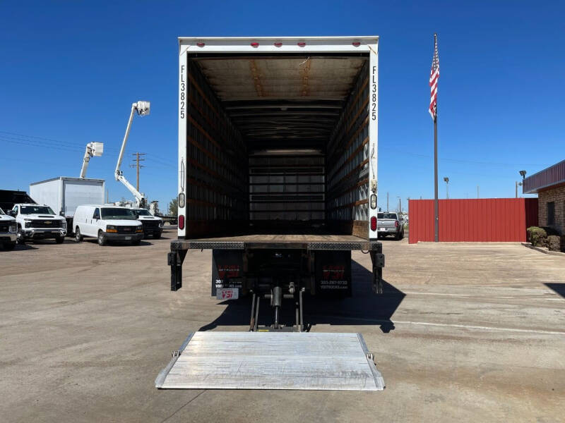 2013 Freightliner Business class M2