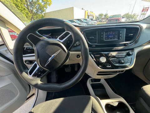 2017 Chrysler Pacifica LX