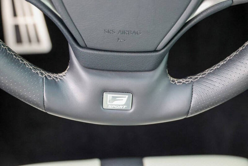 2022 Lexus ES 300h F SPORT