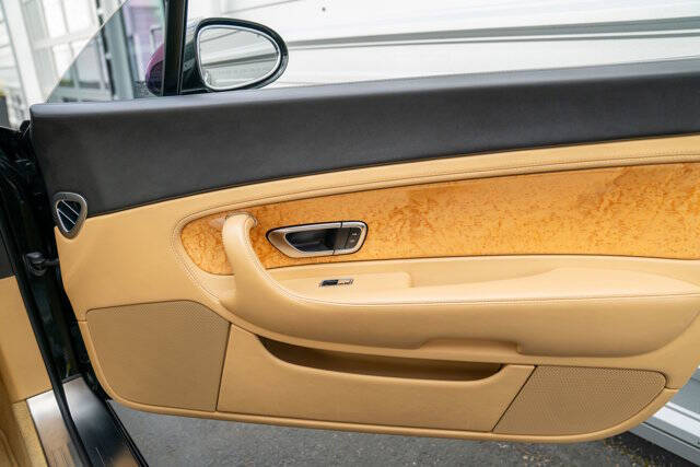 2005 Bentley Continental 29