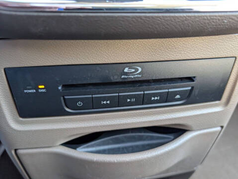 2015 Chrysler Town and Country Touring-L