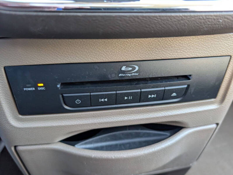 2015 Chrysler Town and Country Touring-L