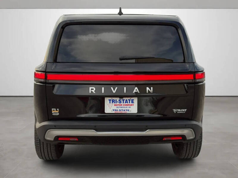 2023 Rivian R1S Adventure