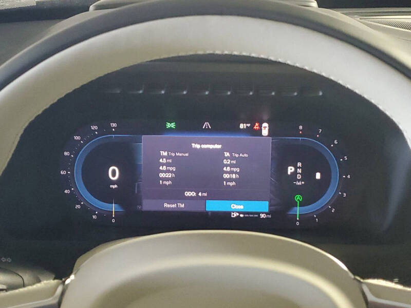 2025 Volvo XC90 B6 Ultra Bright Theme 6P