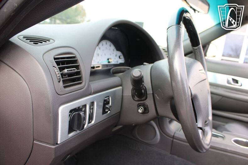 2002 Ford Thunderbird Deluxe