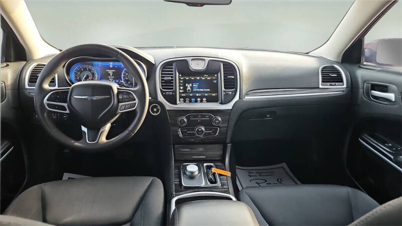 2022 Chrysler 300 Touring