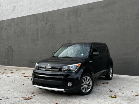 2017 Kia Soul +