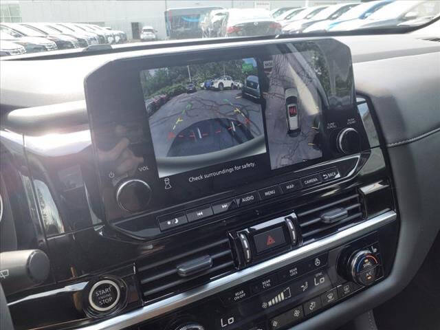 2024 Nissan Pathfinder SL