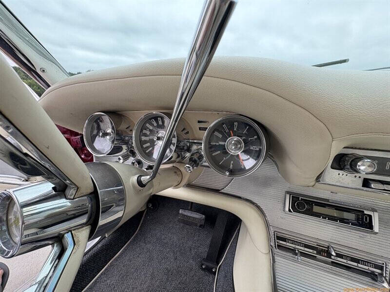 1961 Ford Thunderbird