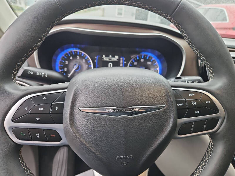 2023 Chrysler Voyager LX